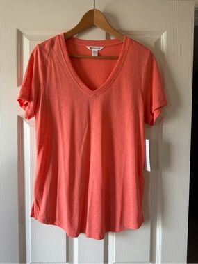 Athleta Breezy Scoop V-Neck Tee Peach Coral Short Sleeve Shirt